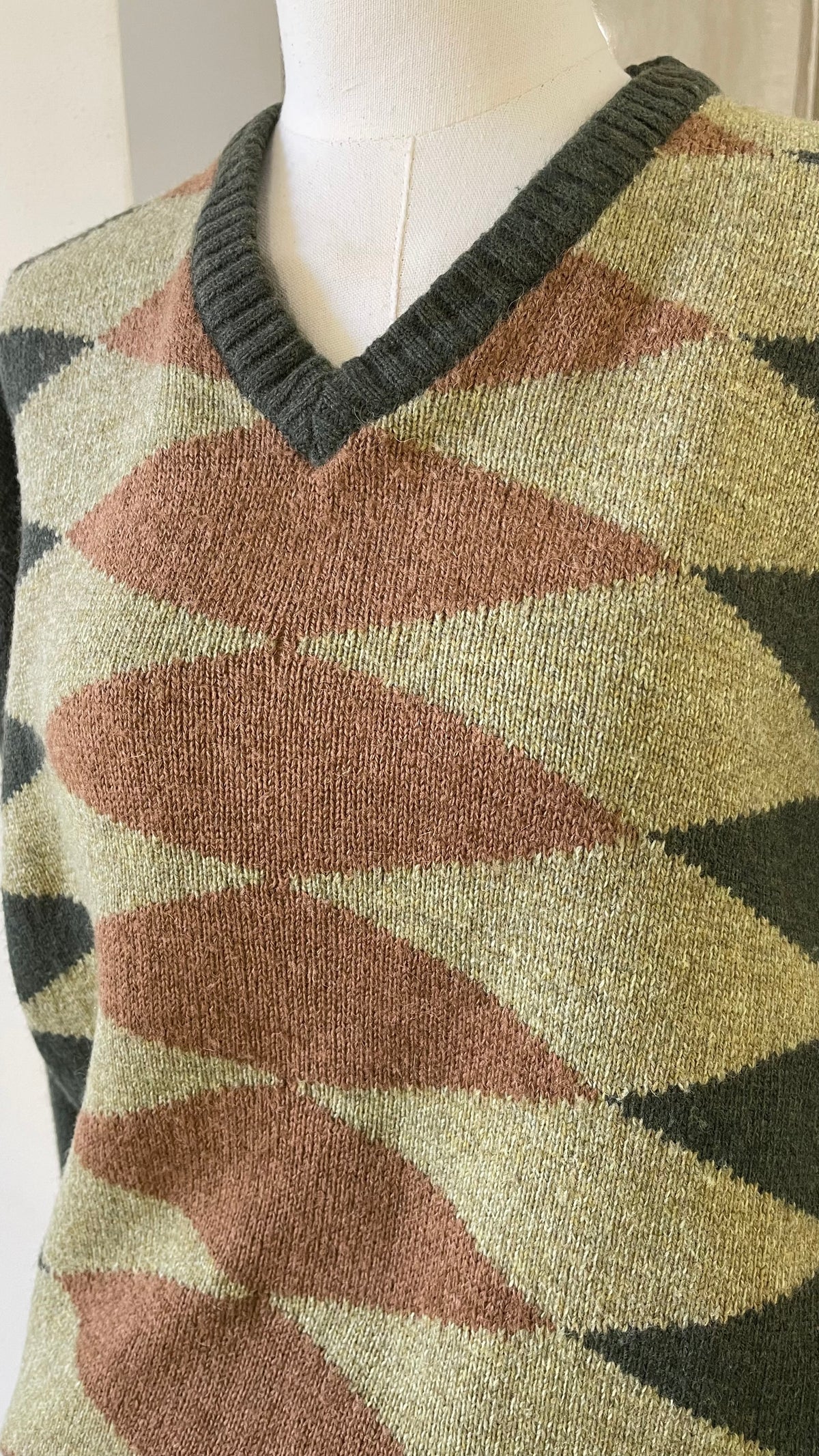 Green wool pullover