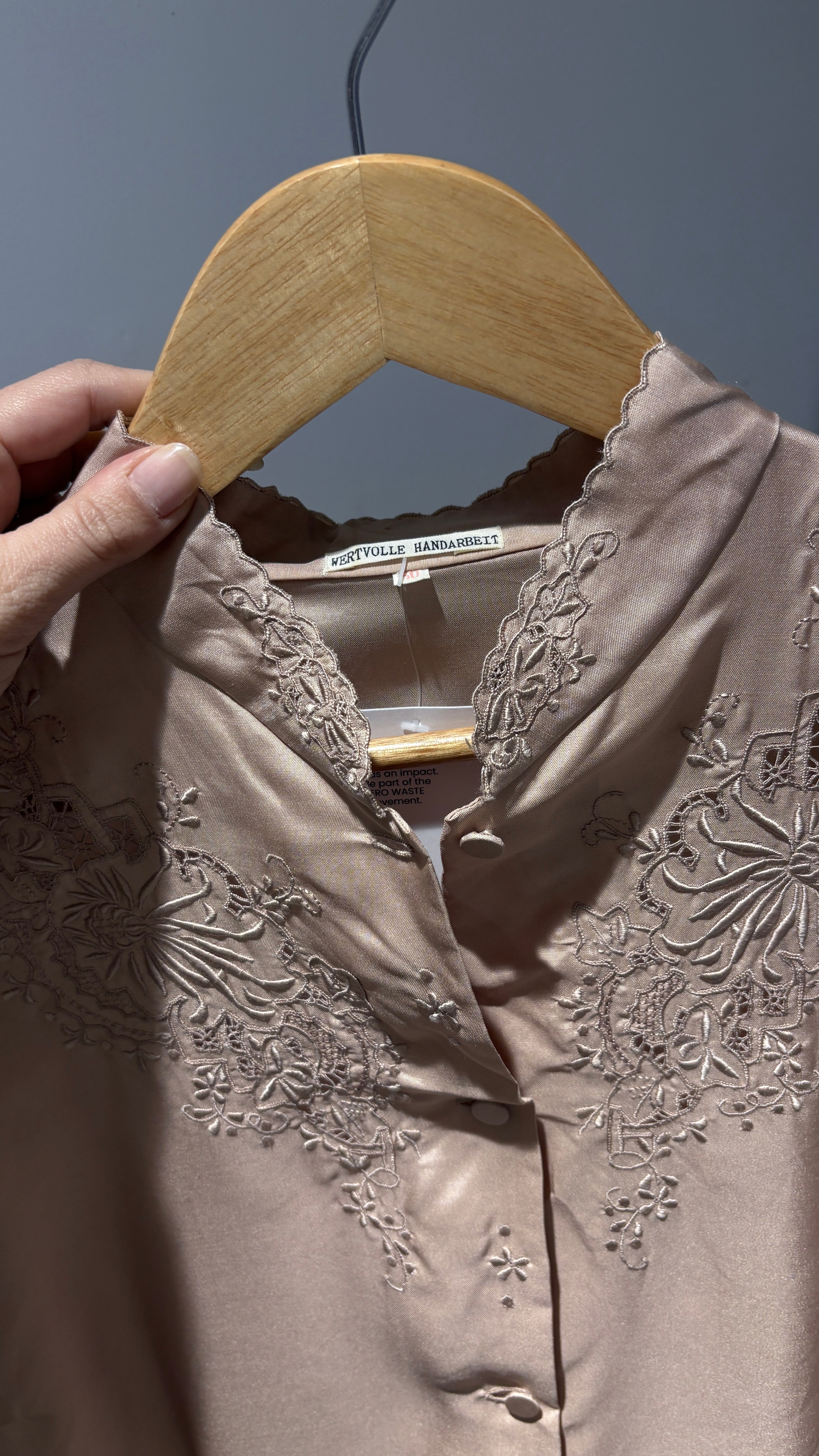 Vintage embroidered pink 100% silk blouse