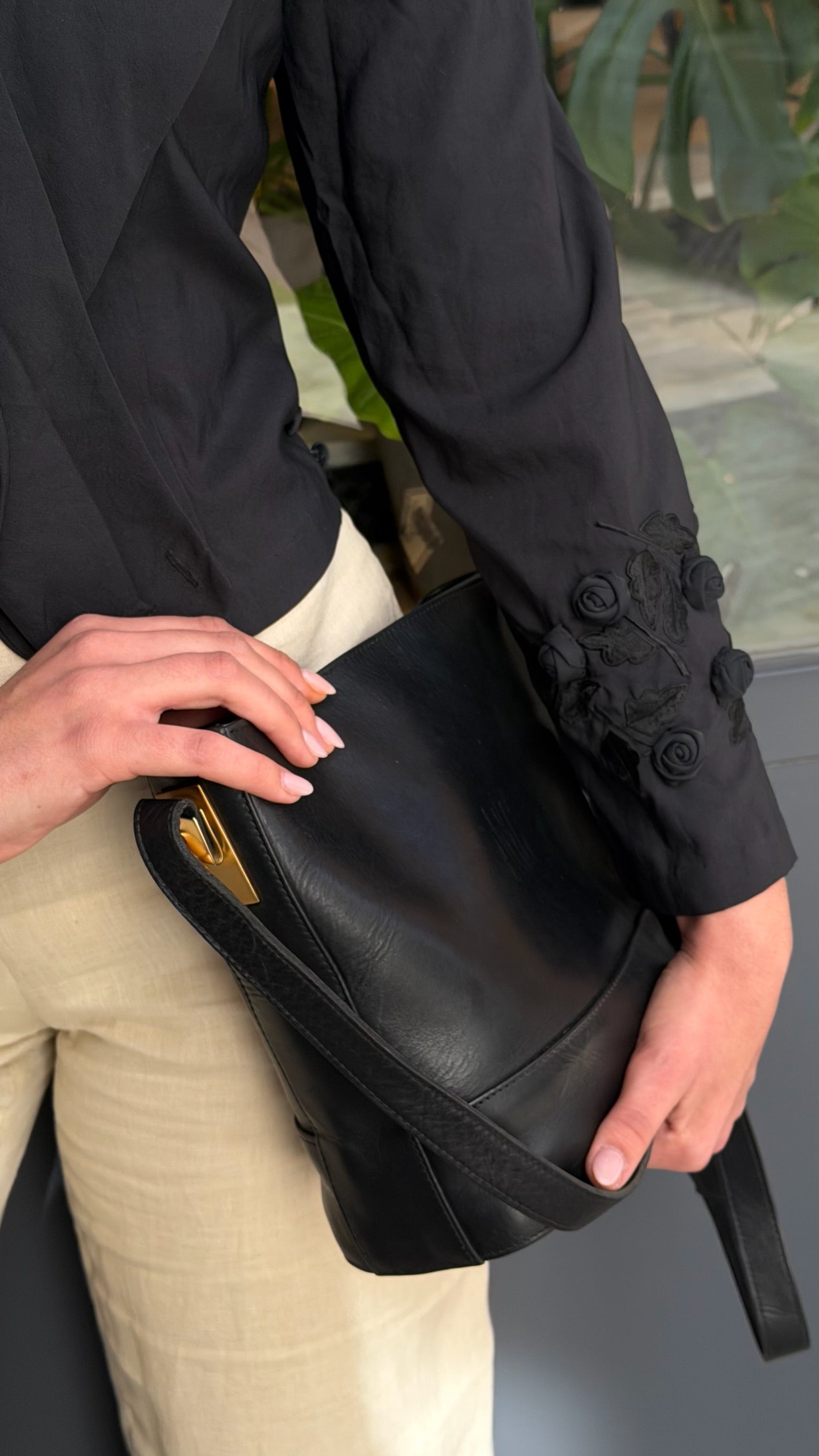 Vintage leather bucket bag