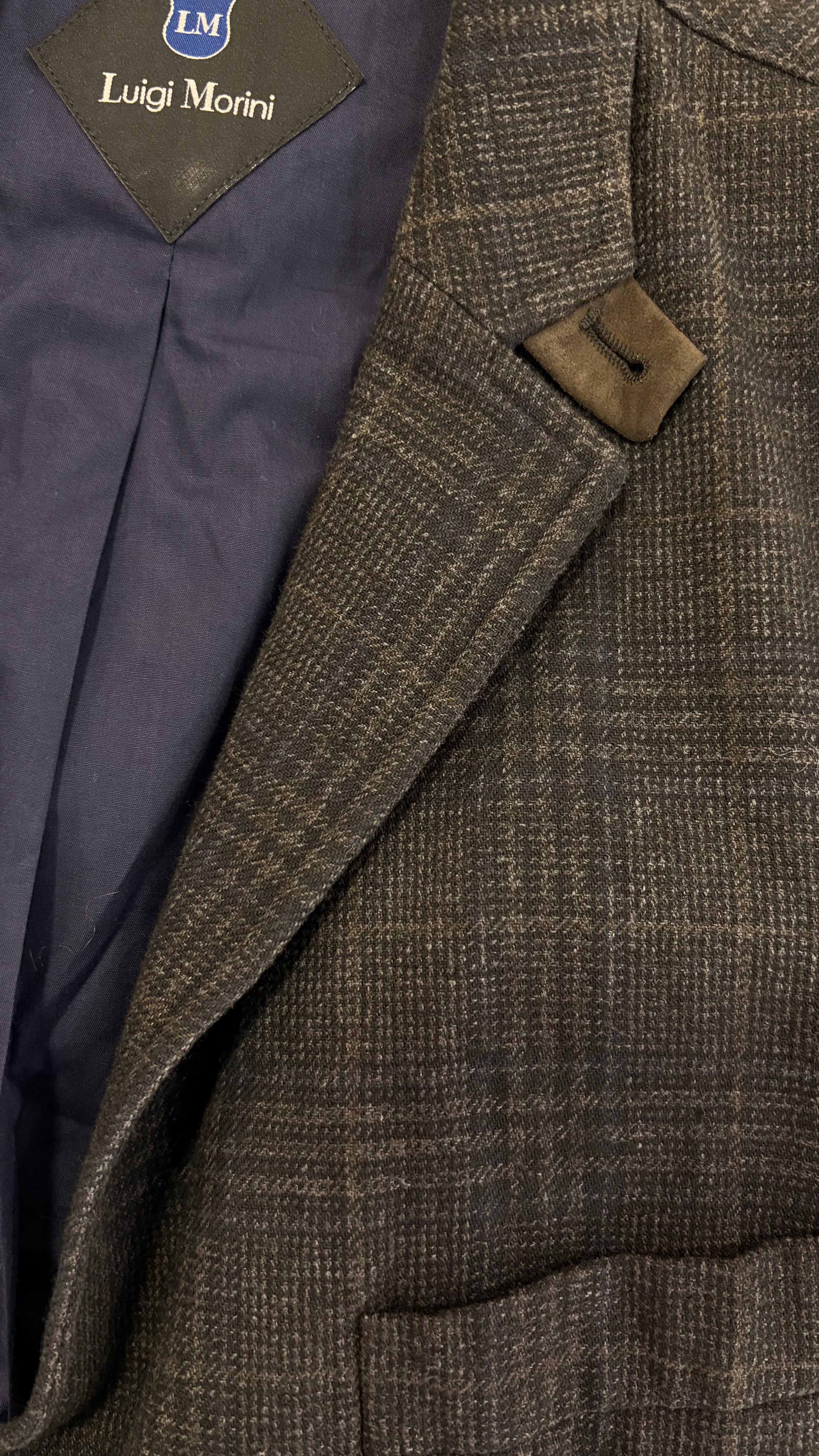 Grey cotton check blazer with subtle brown accents.