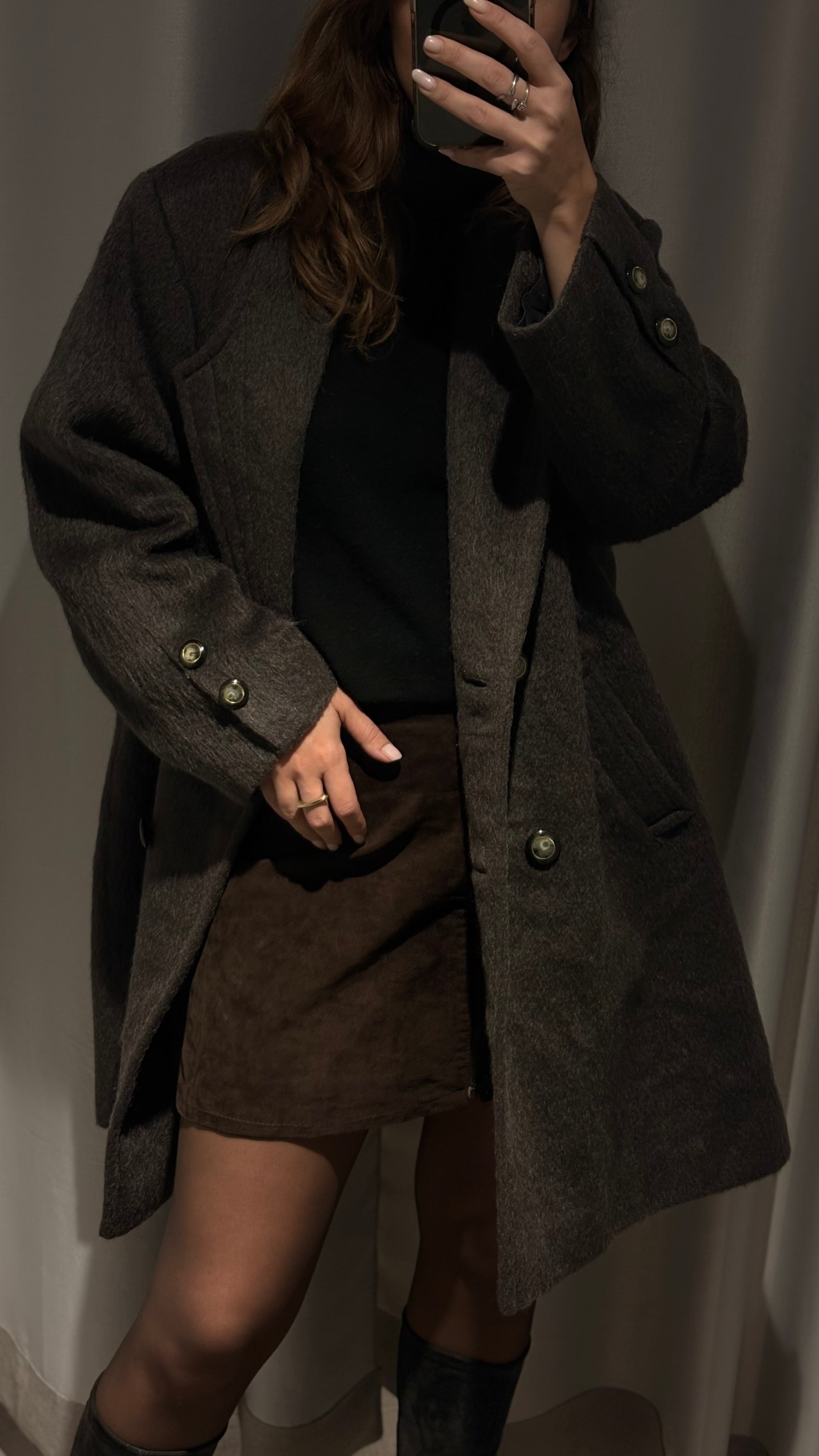 Vintage mid-length coat made from lilac llama wool — aged, elegant and beautifully textured.