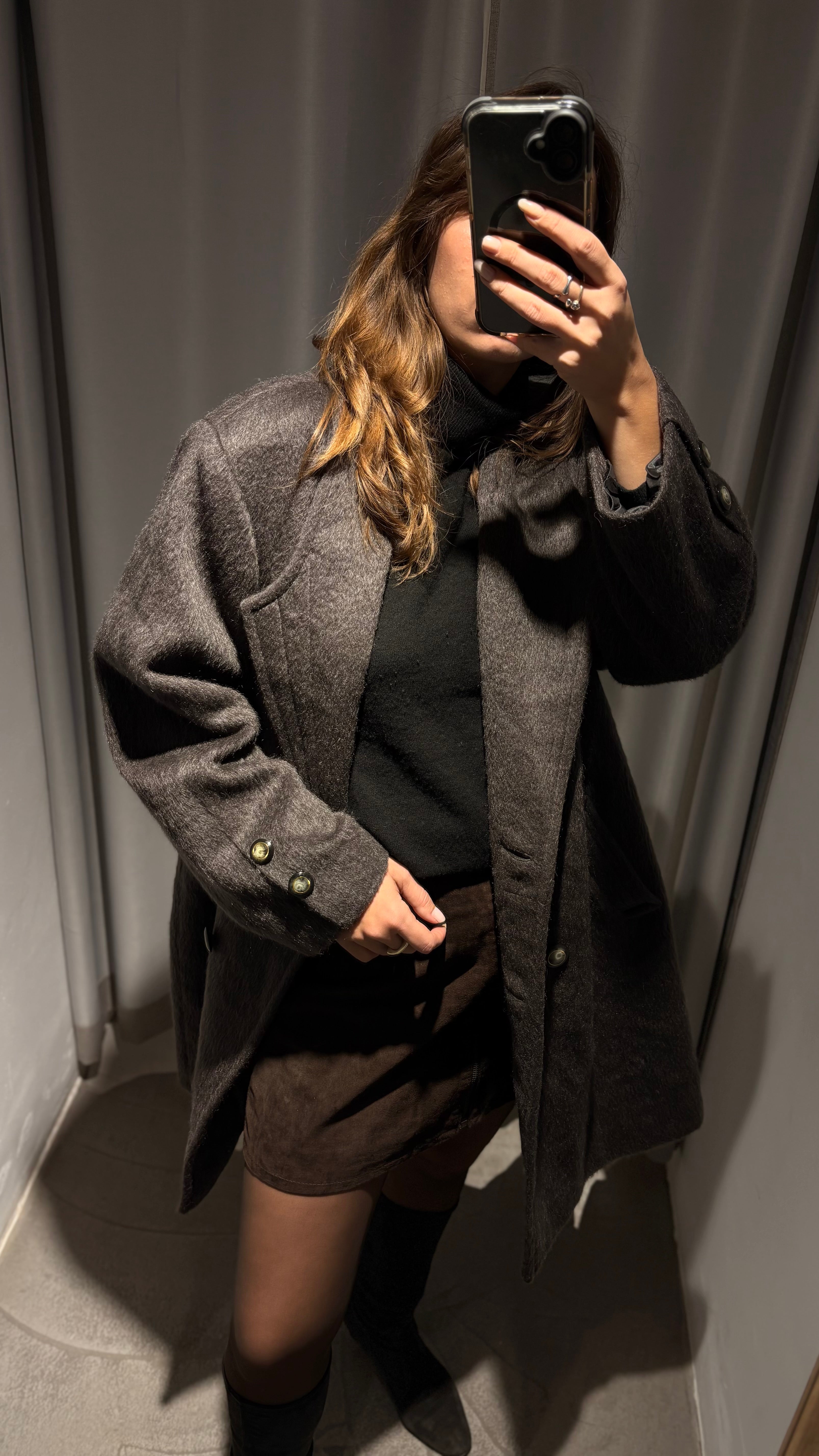 Vintage mid-length coat made from lilac llama wool — aged, elegant and beautifully textured.