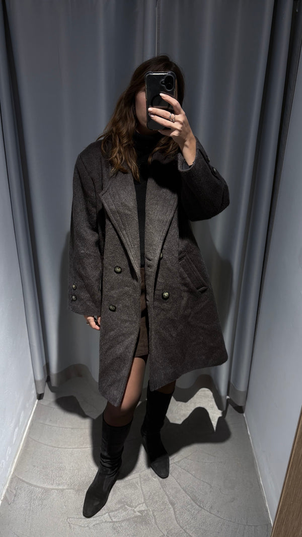 Vintage mid-length coat made from lilac llama wool — aged, elegant and beautifully textured.