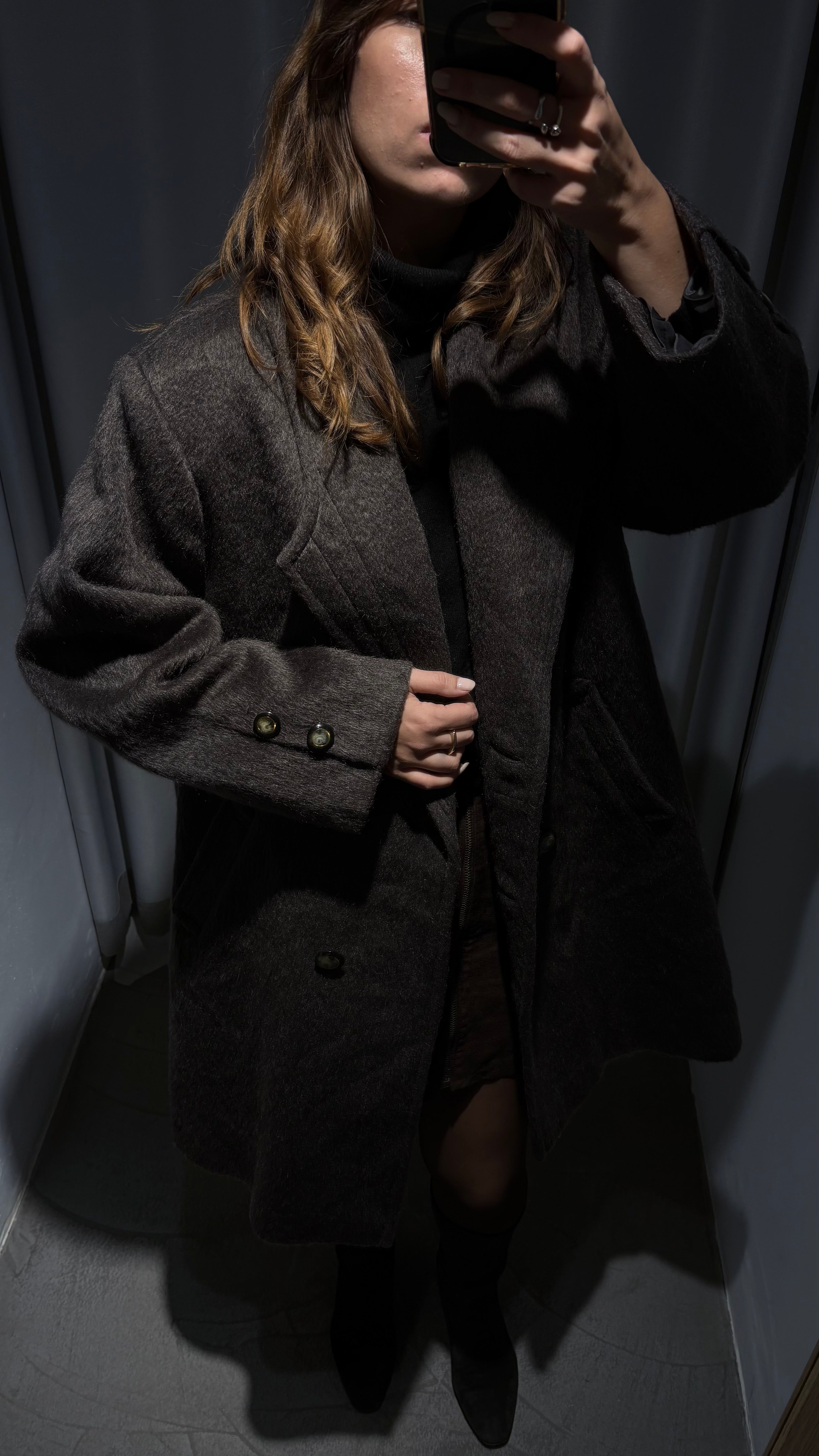 Vintage mid-length coat made from lilac llama wool — aged, elegant and beautifully textured.