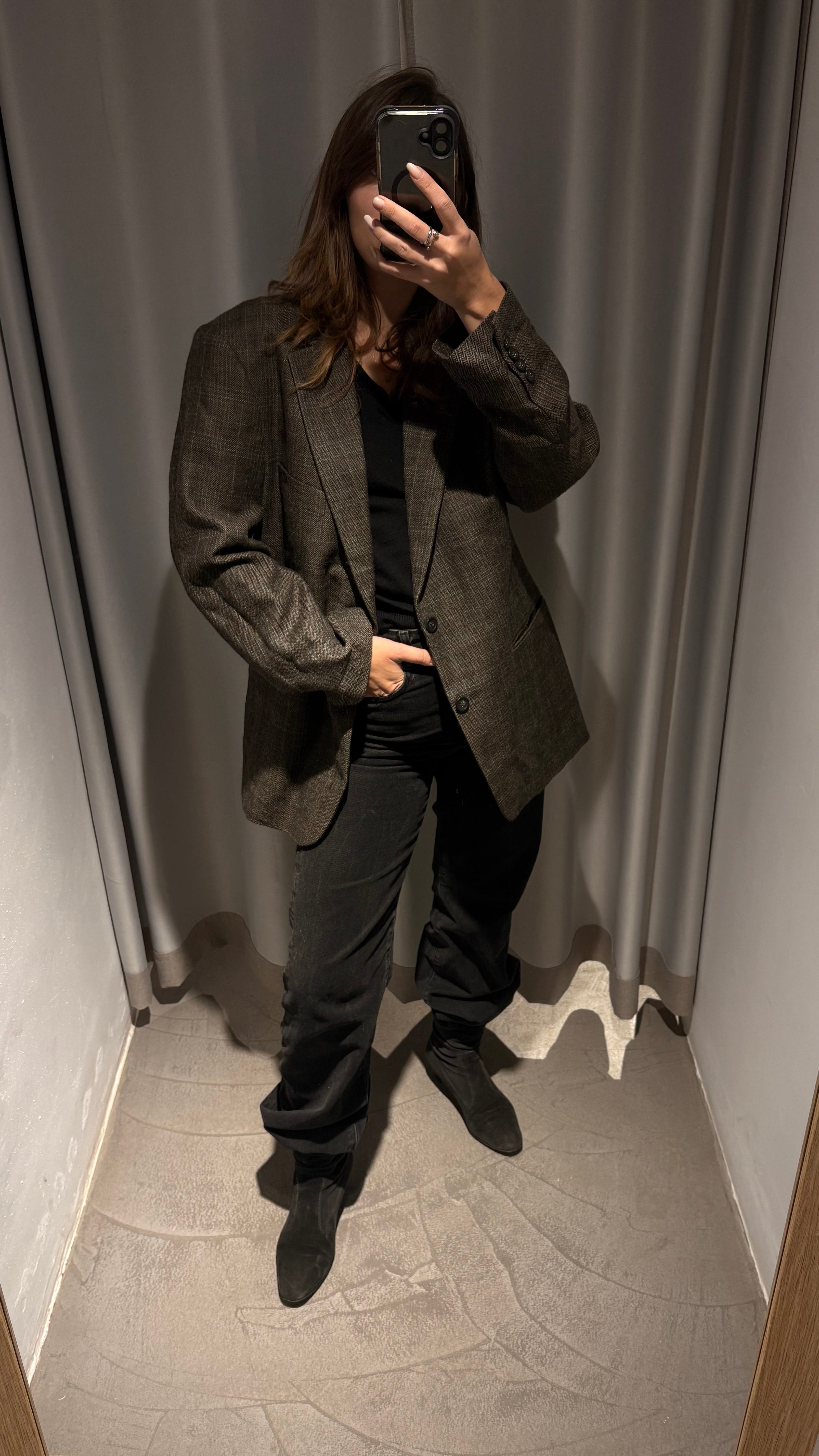 Vintage oversized blazer in a taupe–grey beige tone, made with 50% wool