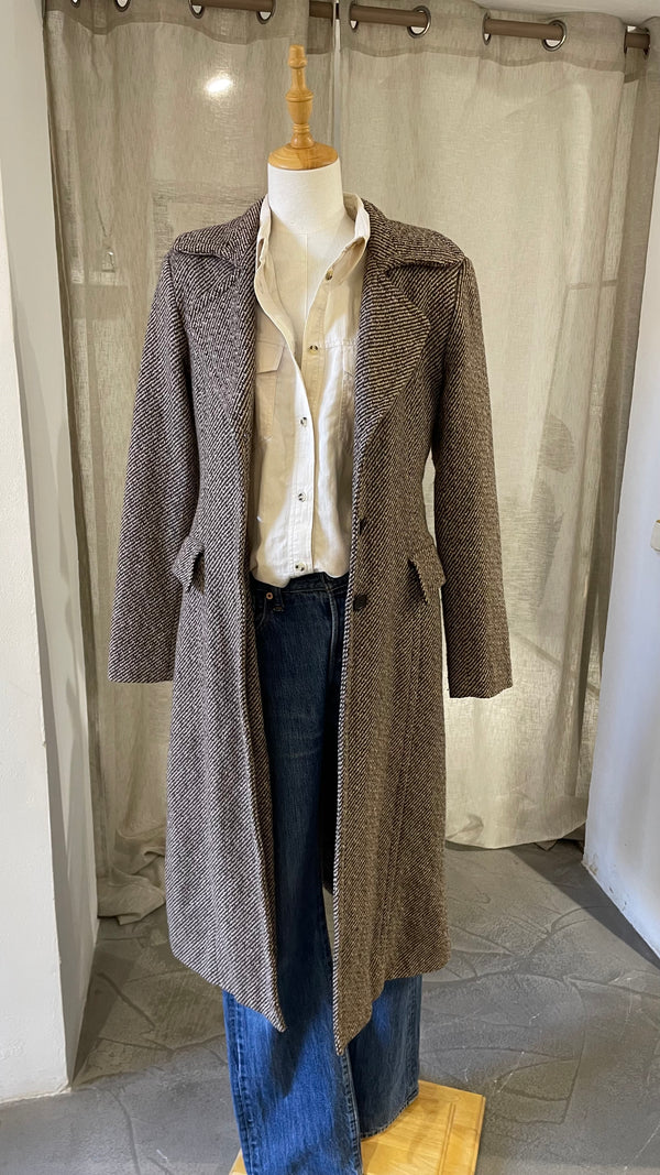 Long tailored brown wool coat