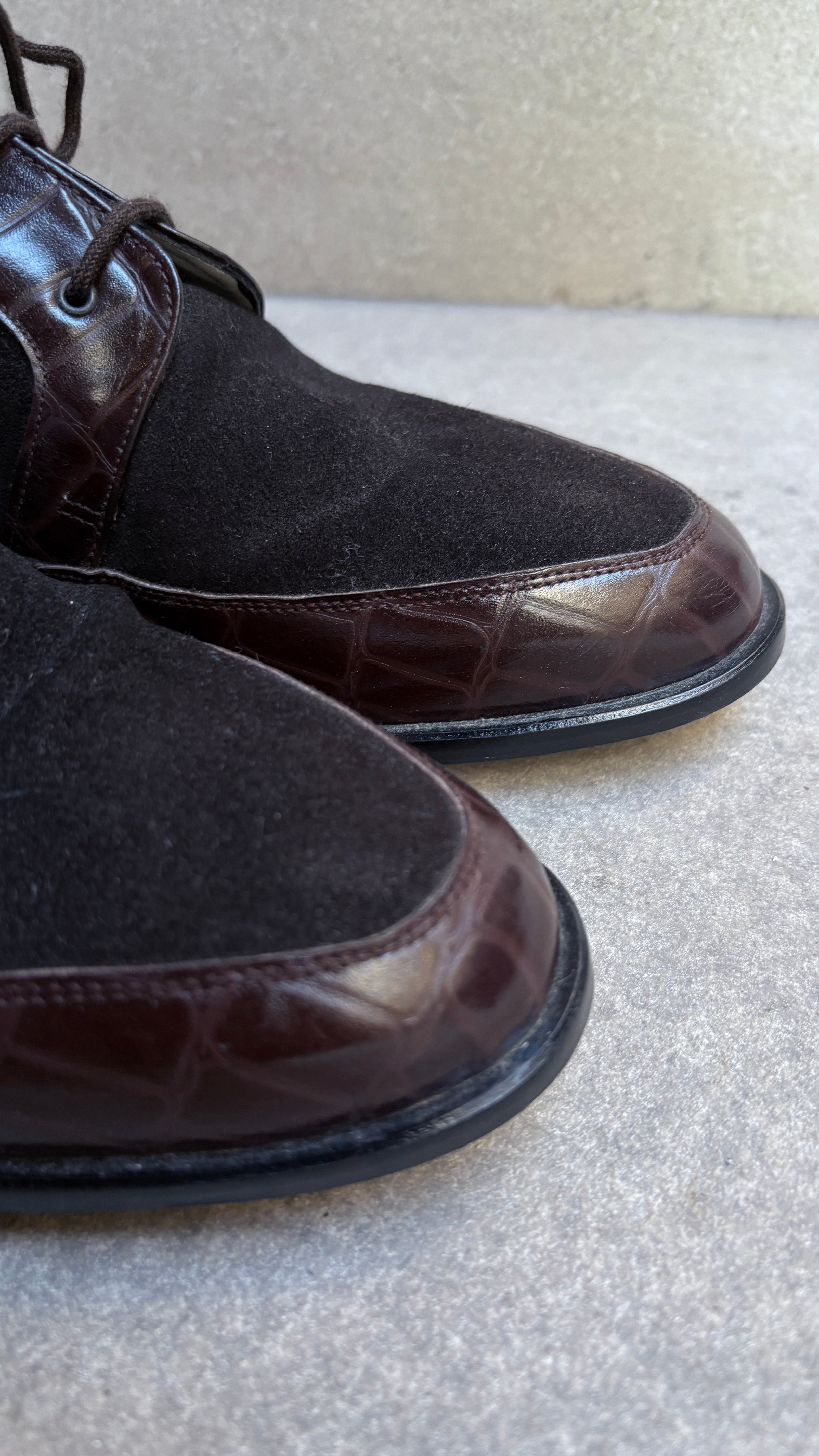 Vintage brown natural leather lace-up shoes