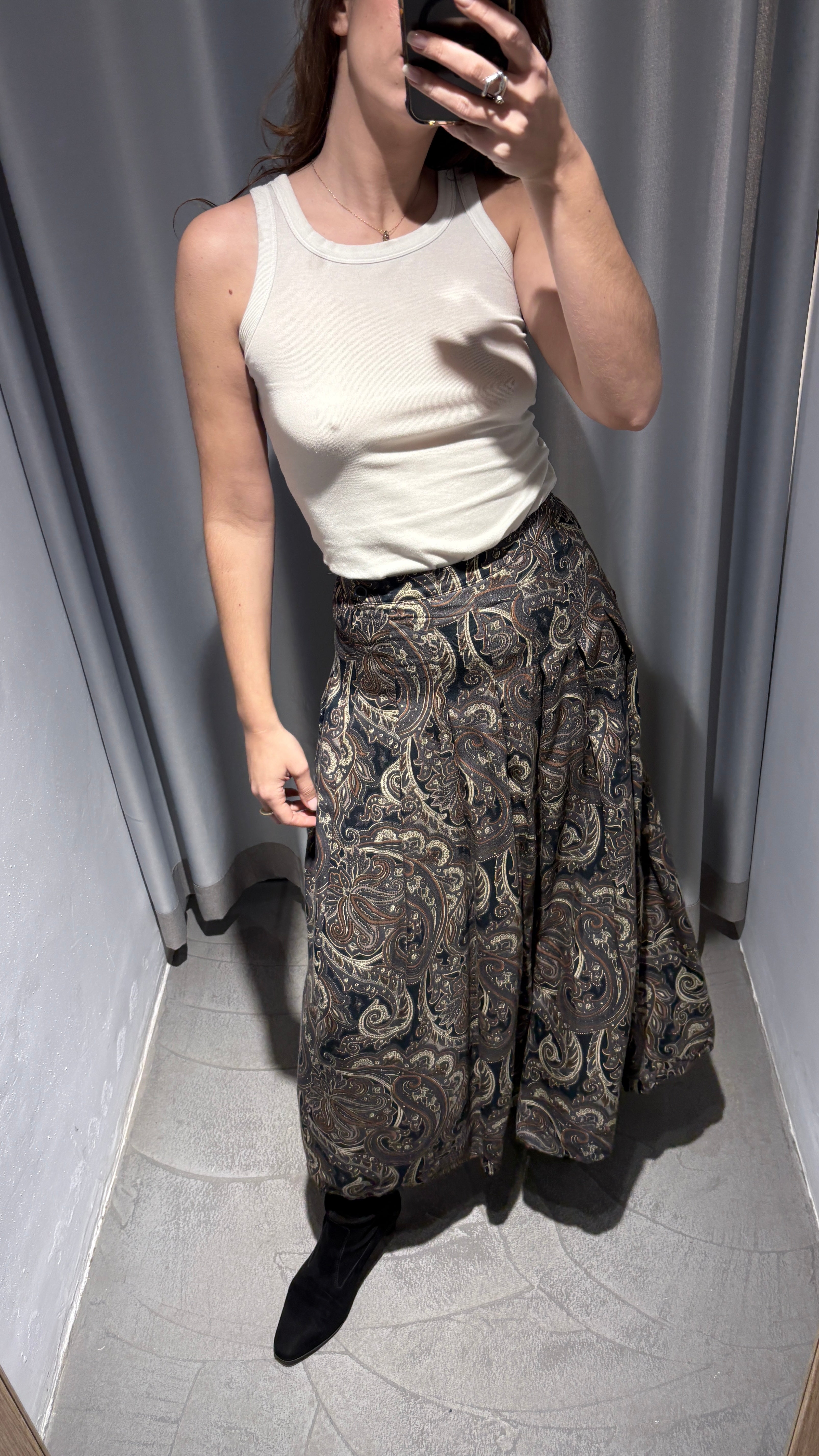 High-waisted floral vintage skirt