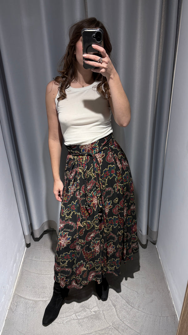 High-waisted floral vintage skirt