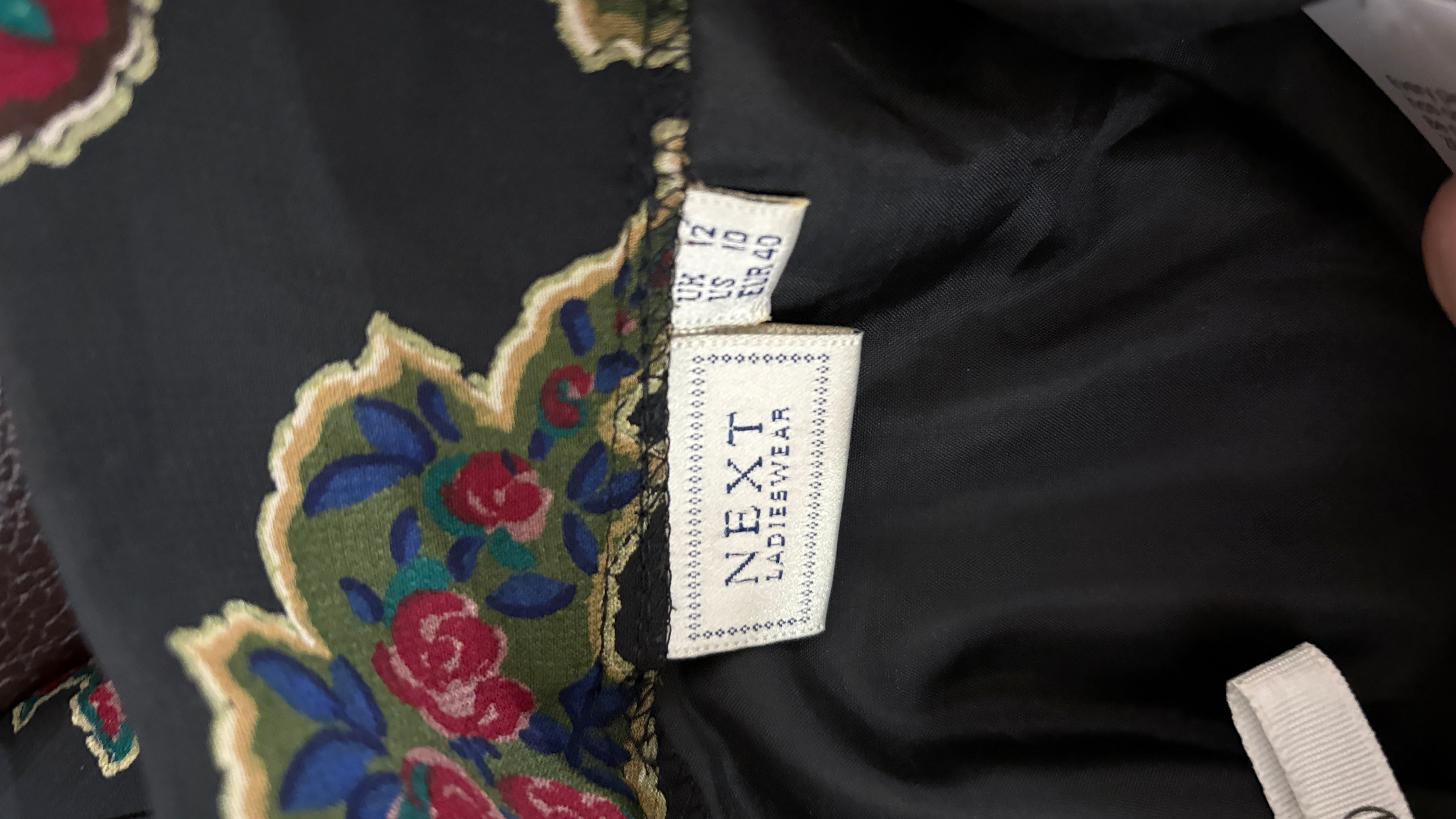 High-waisted floral vintage skirt