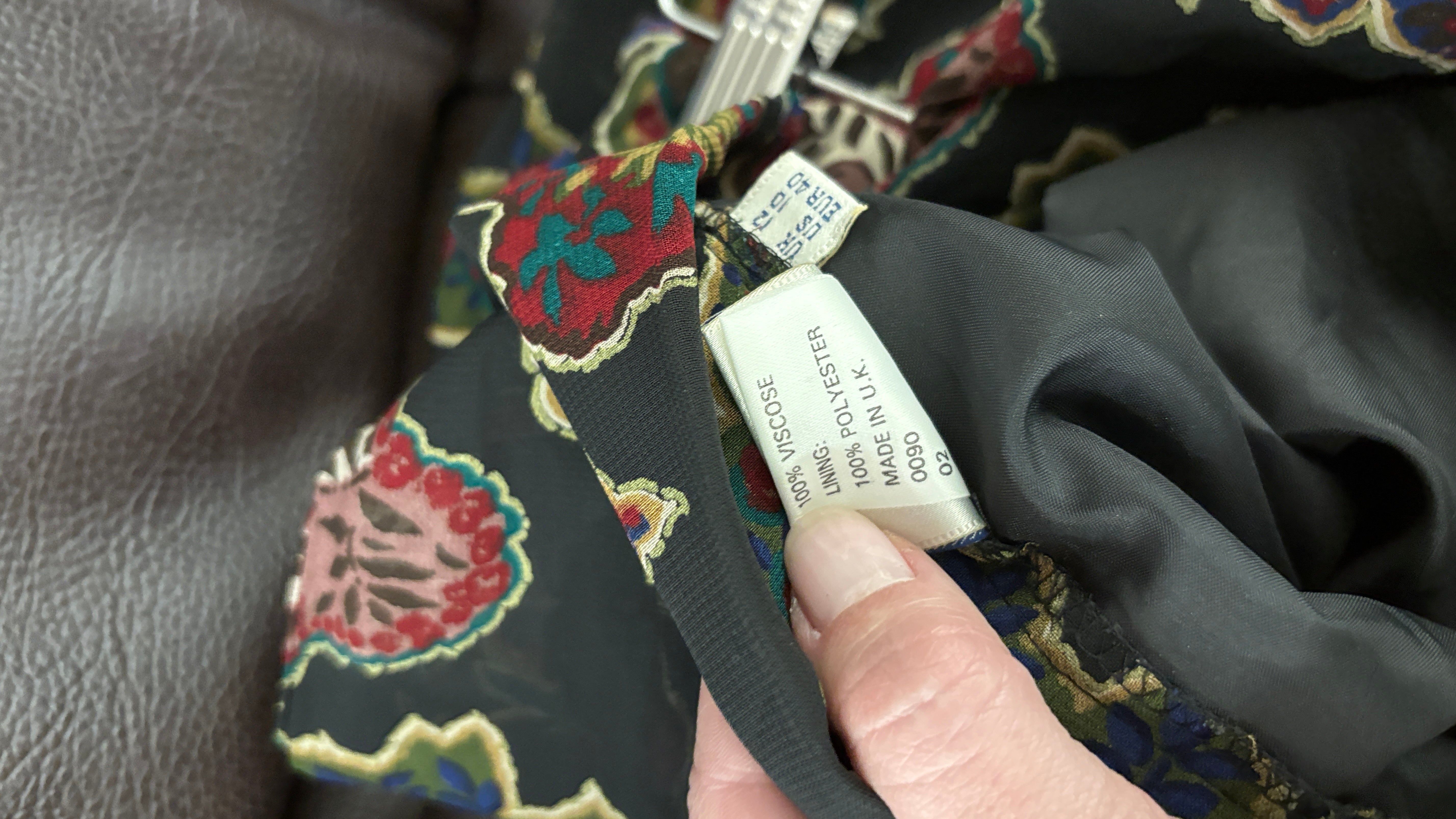 High-waisted floral vintage skirt