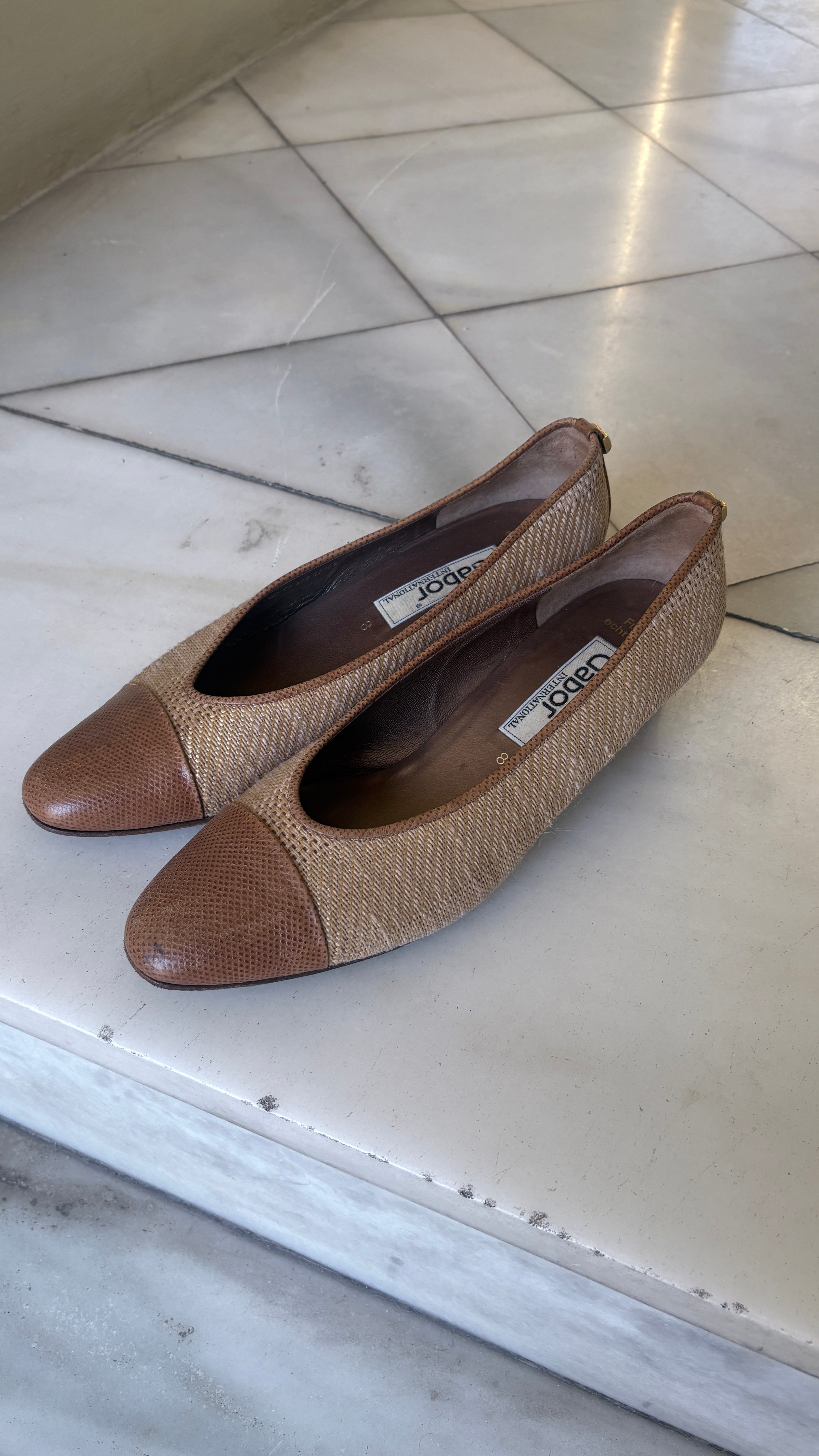 Vintage camel shoes natural leather