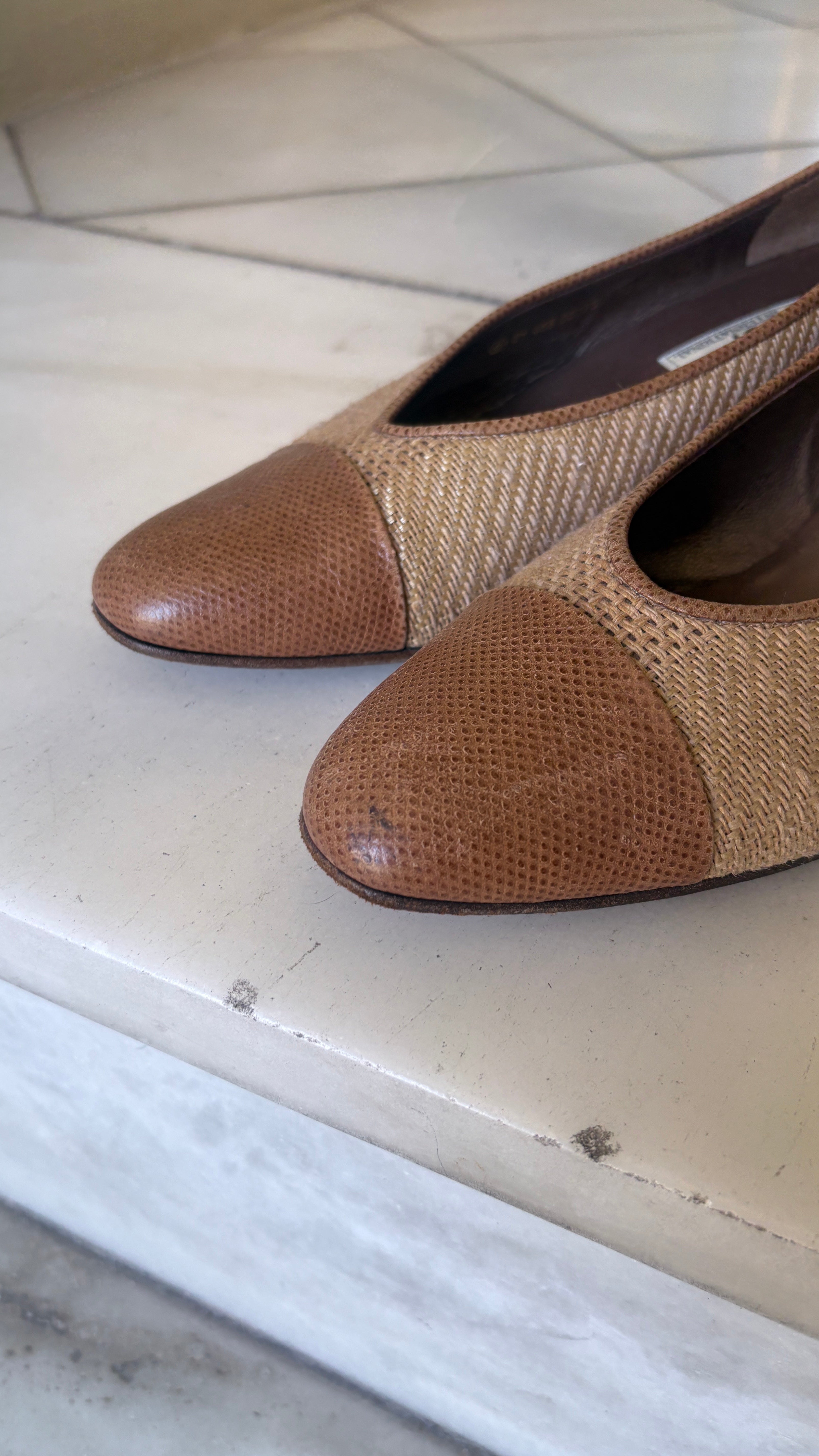 Vintage camel shoes natural leather