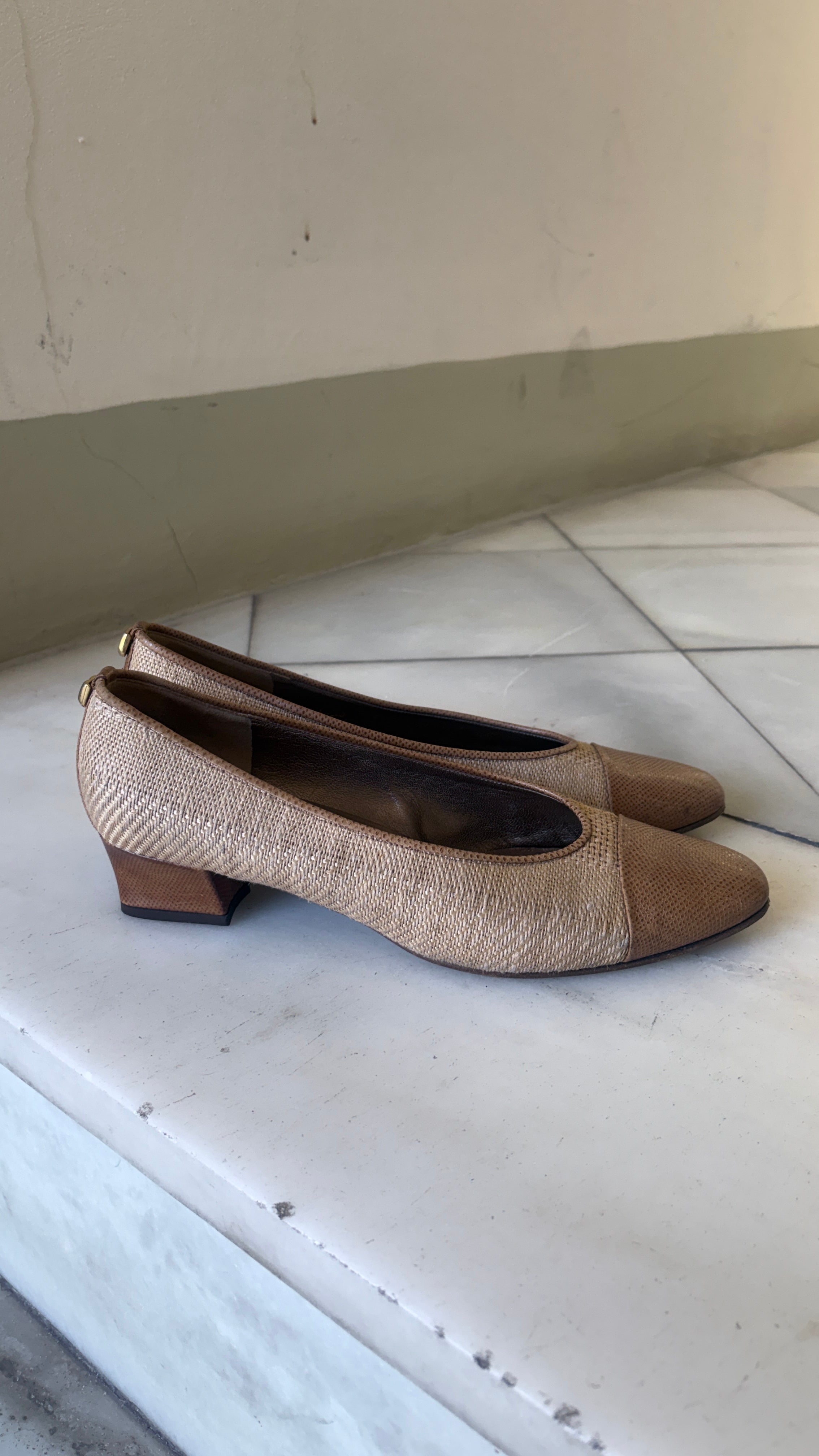 Vintage camel shoes natural leather