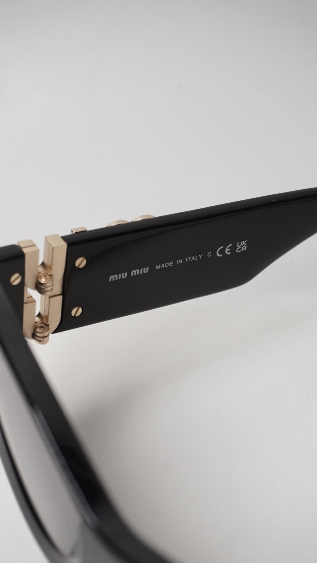Designer Black Glimpse Sunglasses
