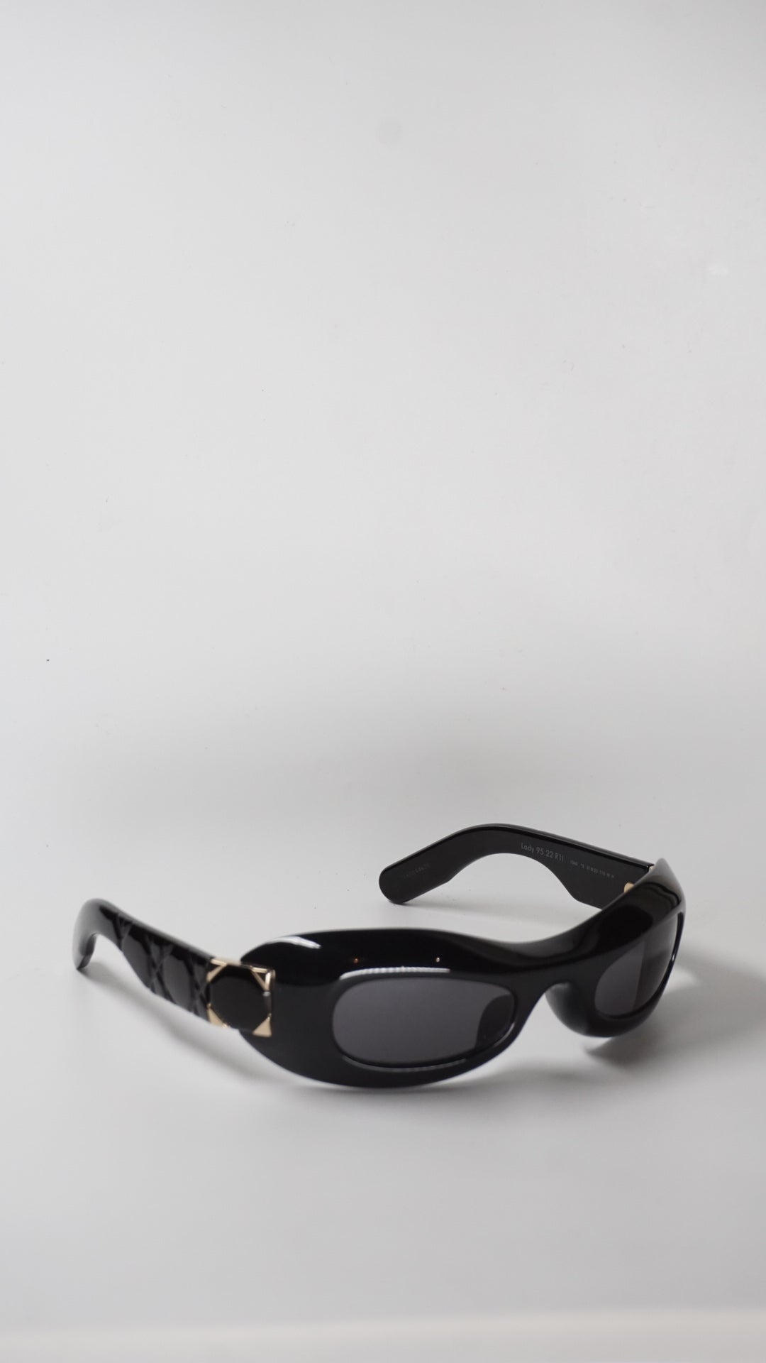 Lady Black 95 22 R1I Oval Cat Eye Shield Sunglasses