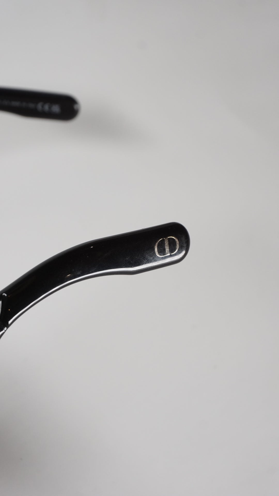 Lady Black 95 22 R1I Oval Cat Eye Shield Sunglasses