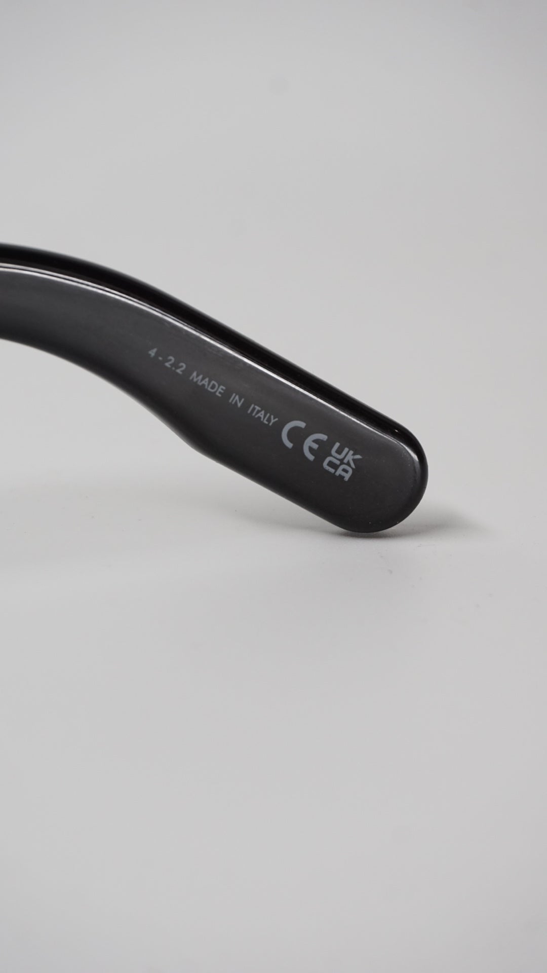 Lady Black 95 22 R1I Oval Cat Eye Shield Sunglasses