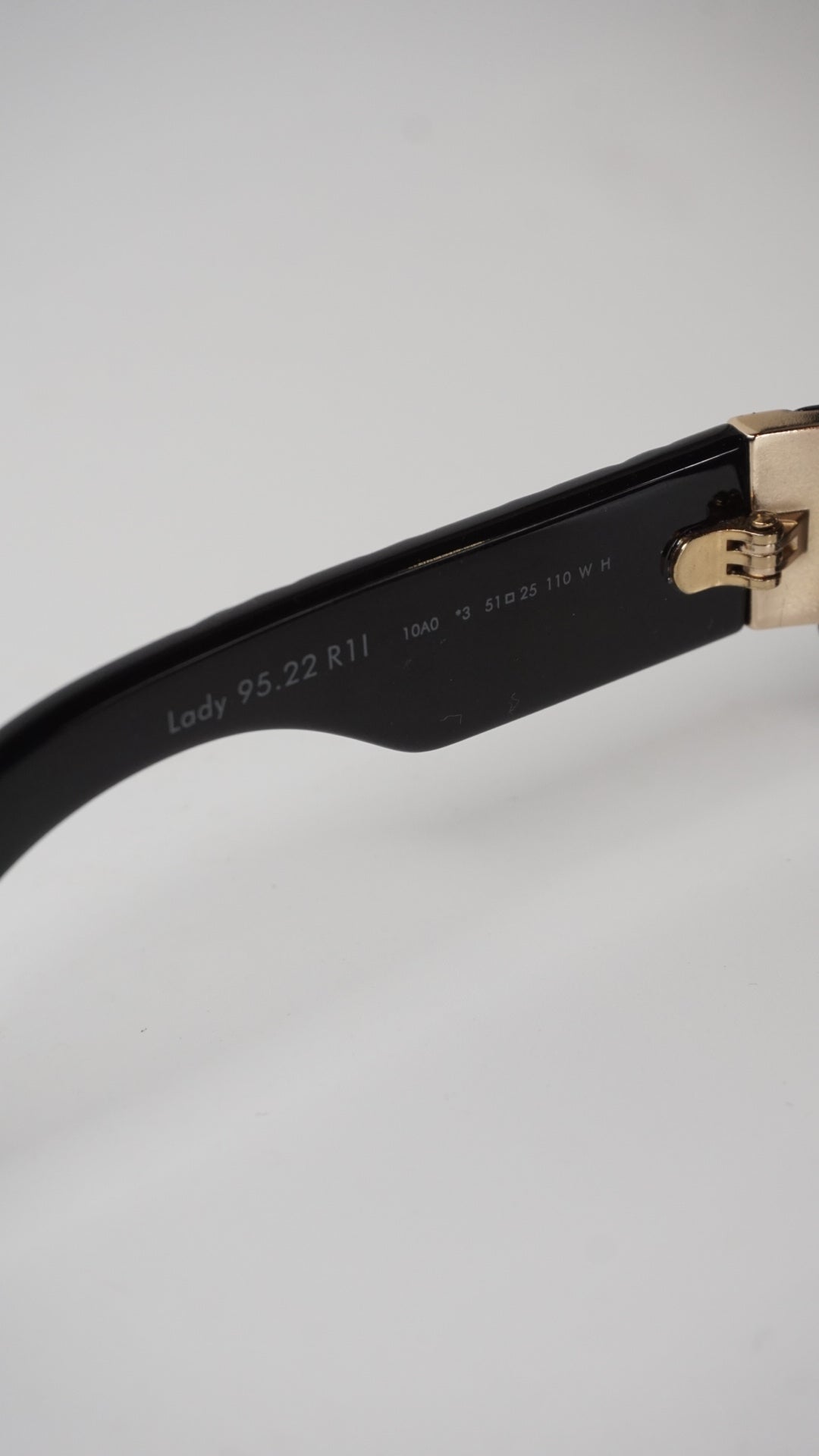 Lady Black 95 22 R1I Oval Cat Eye Shield Sunglasses