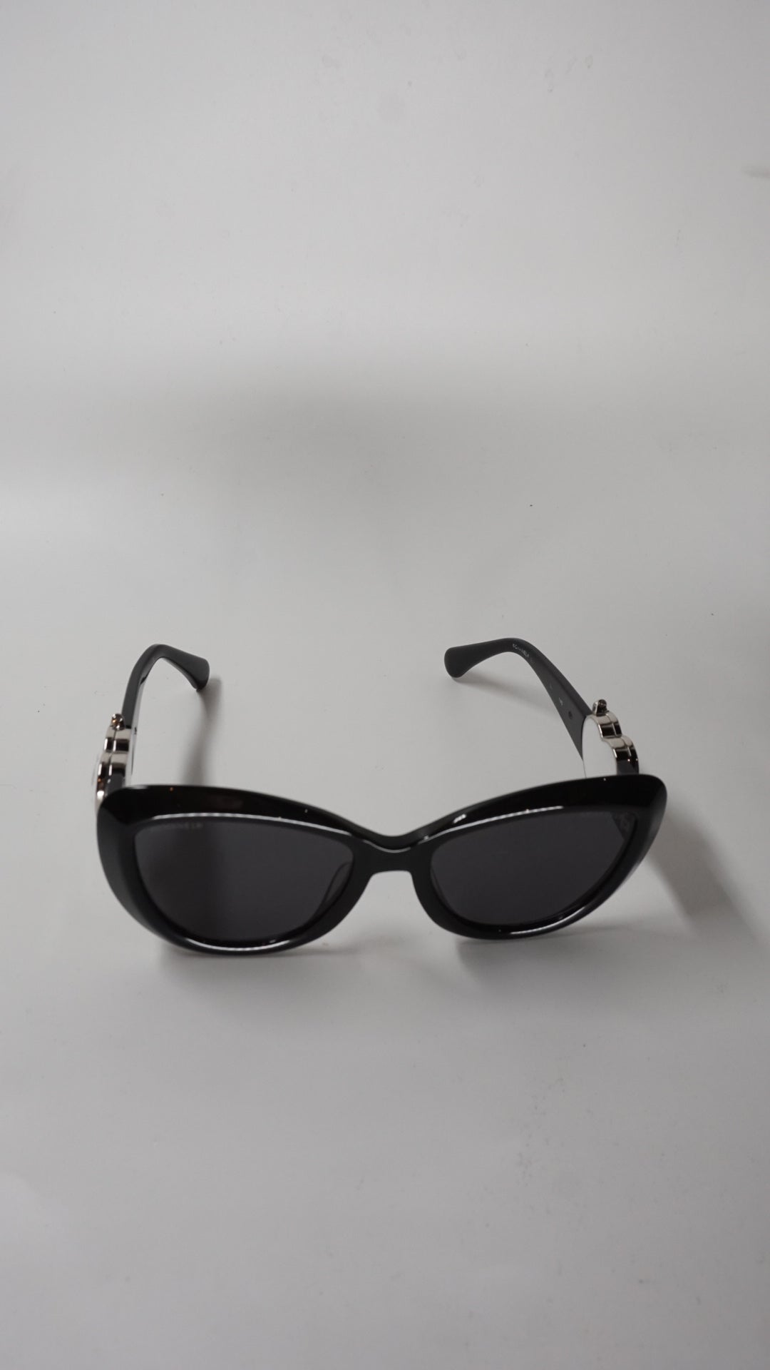 Vintage Sunglasses with heart shape mirror