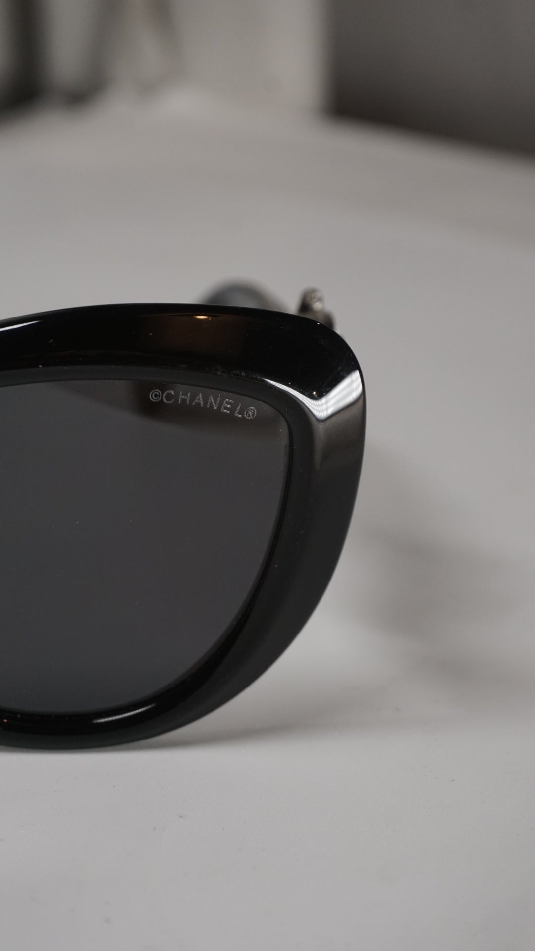 Vintage Sunglasses with heart shape mirror