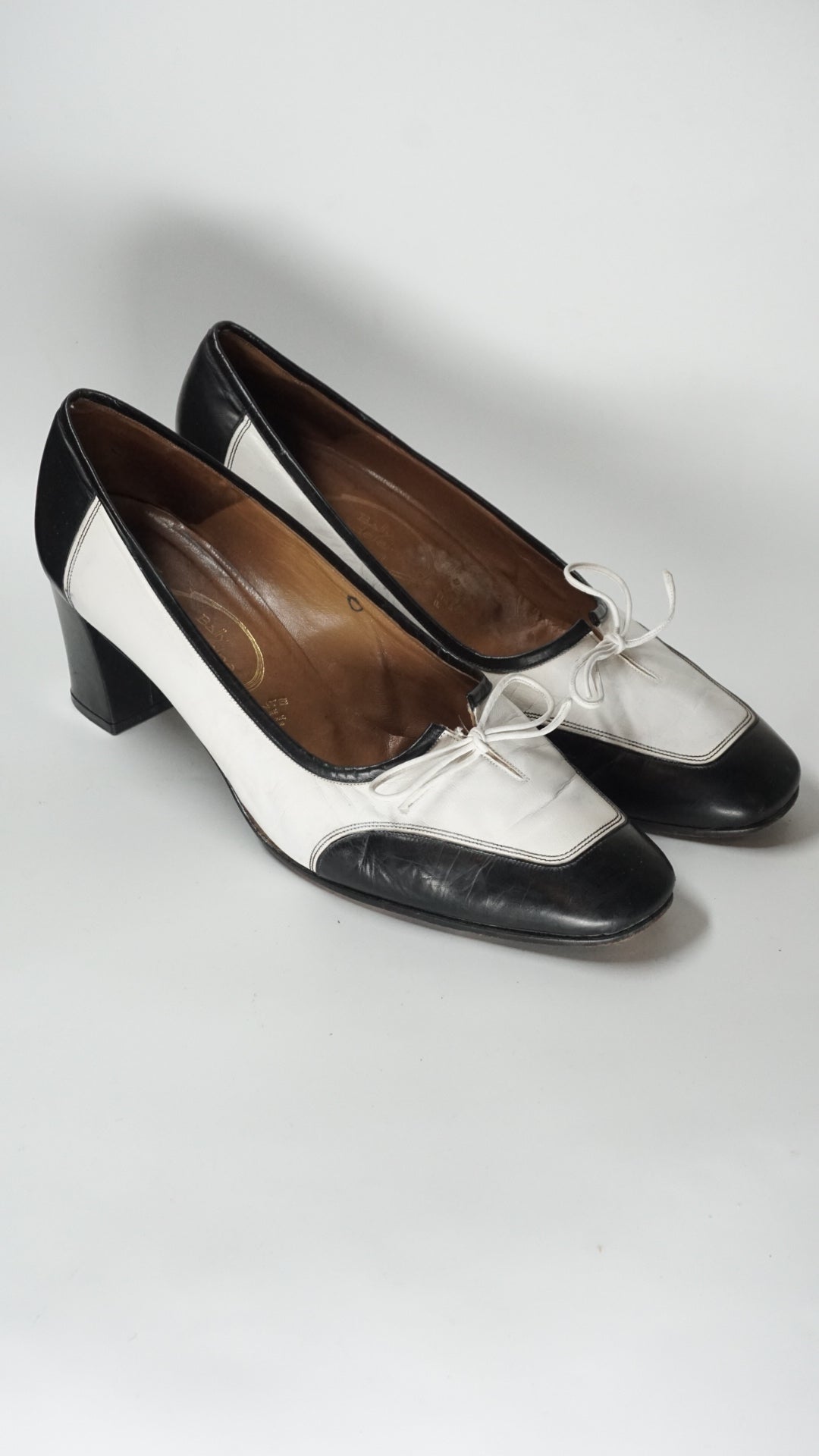 Black & White Elegance with White Bow