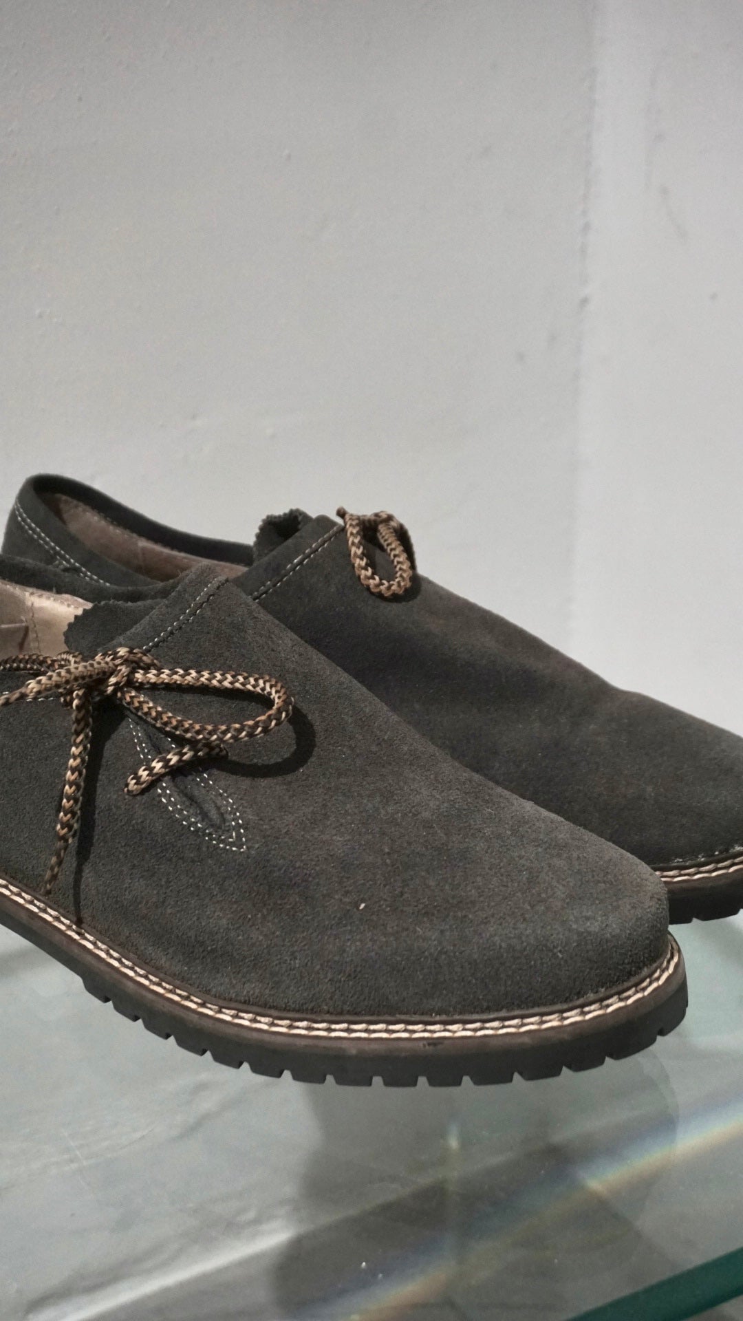 Grey natural suede flat shoes with laces