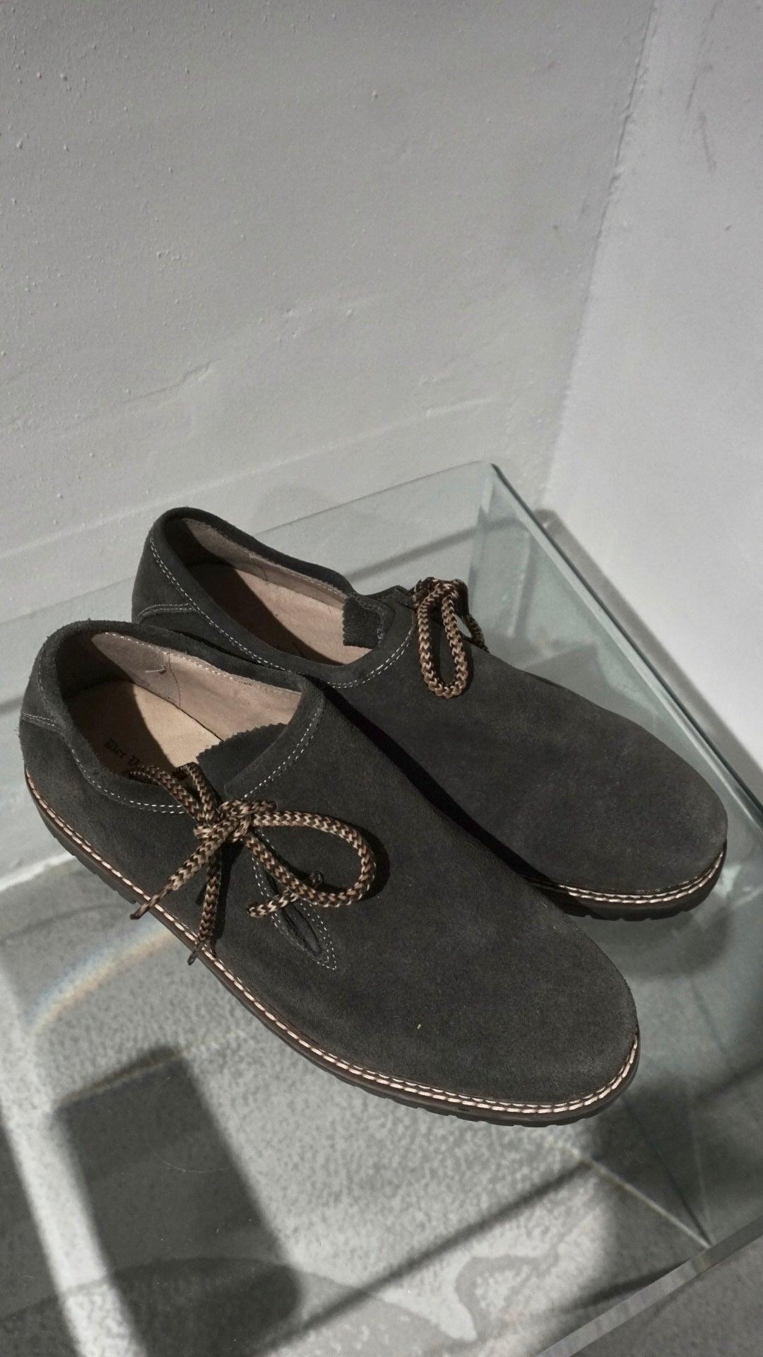 Grey natural suede flat shoes with laces