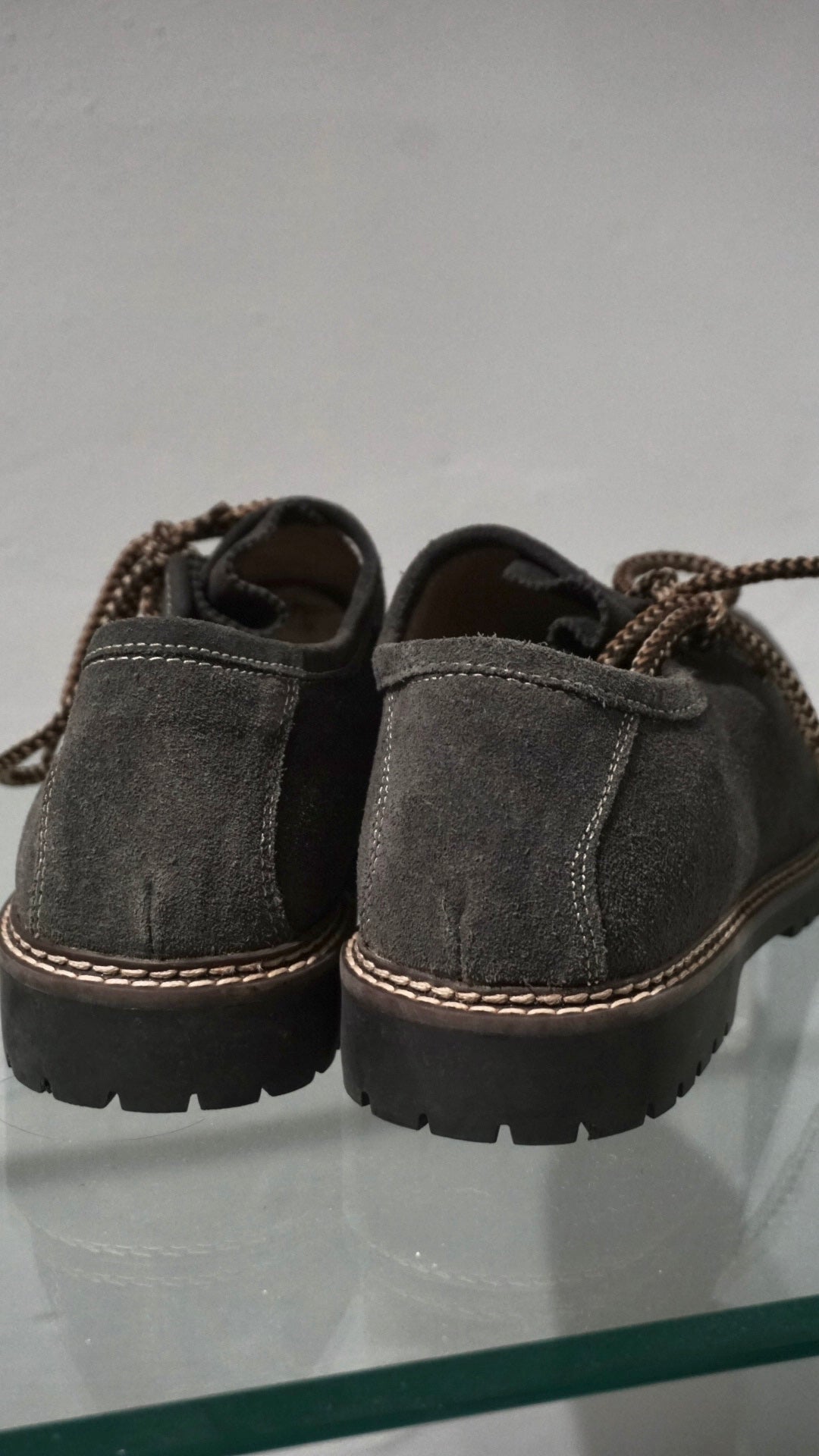 Grey natural suede flat shoes with laces