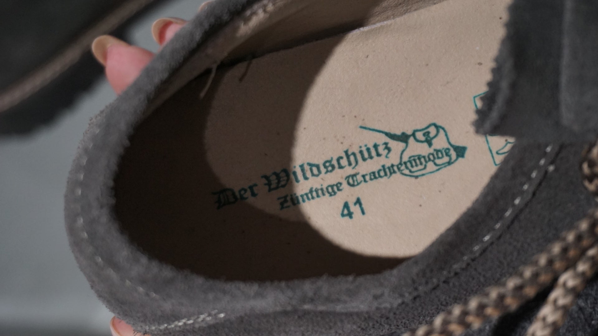 Grey natural suede flat shoes with laces