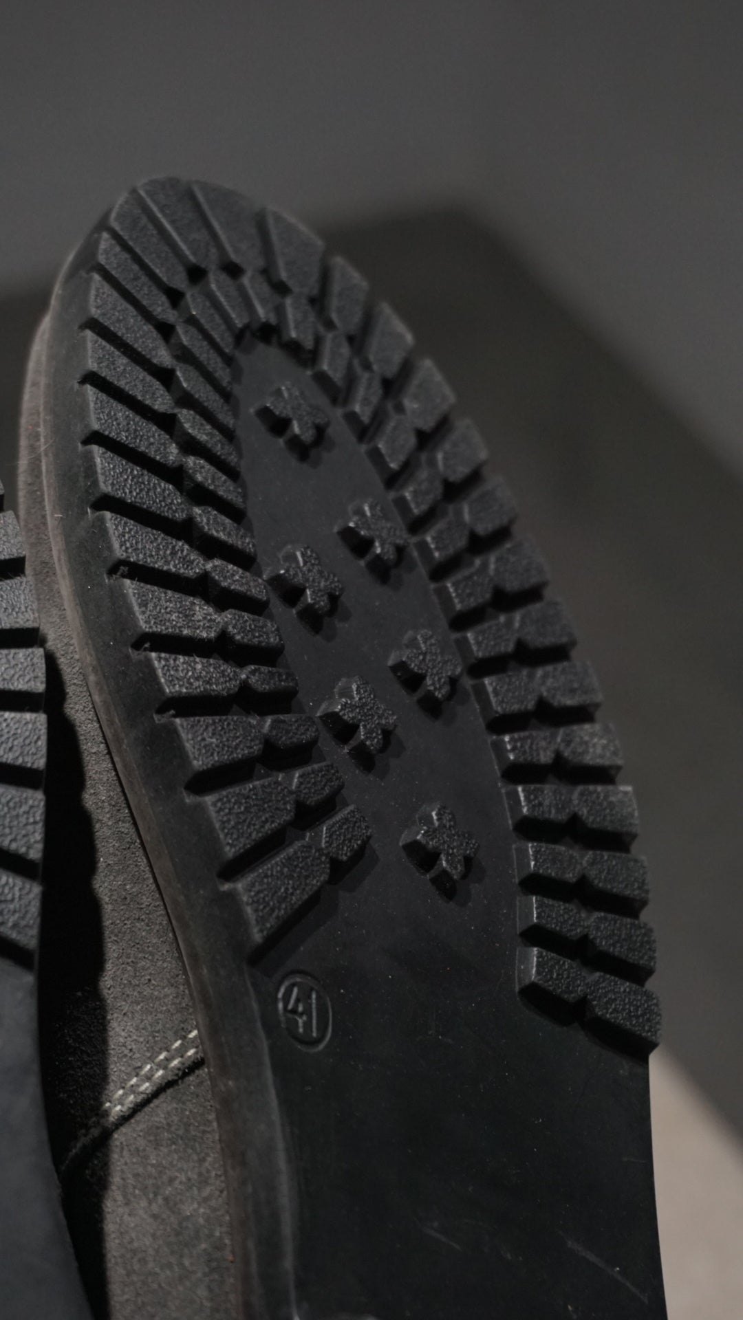 Grey natural suede flat shoes with laces