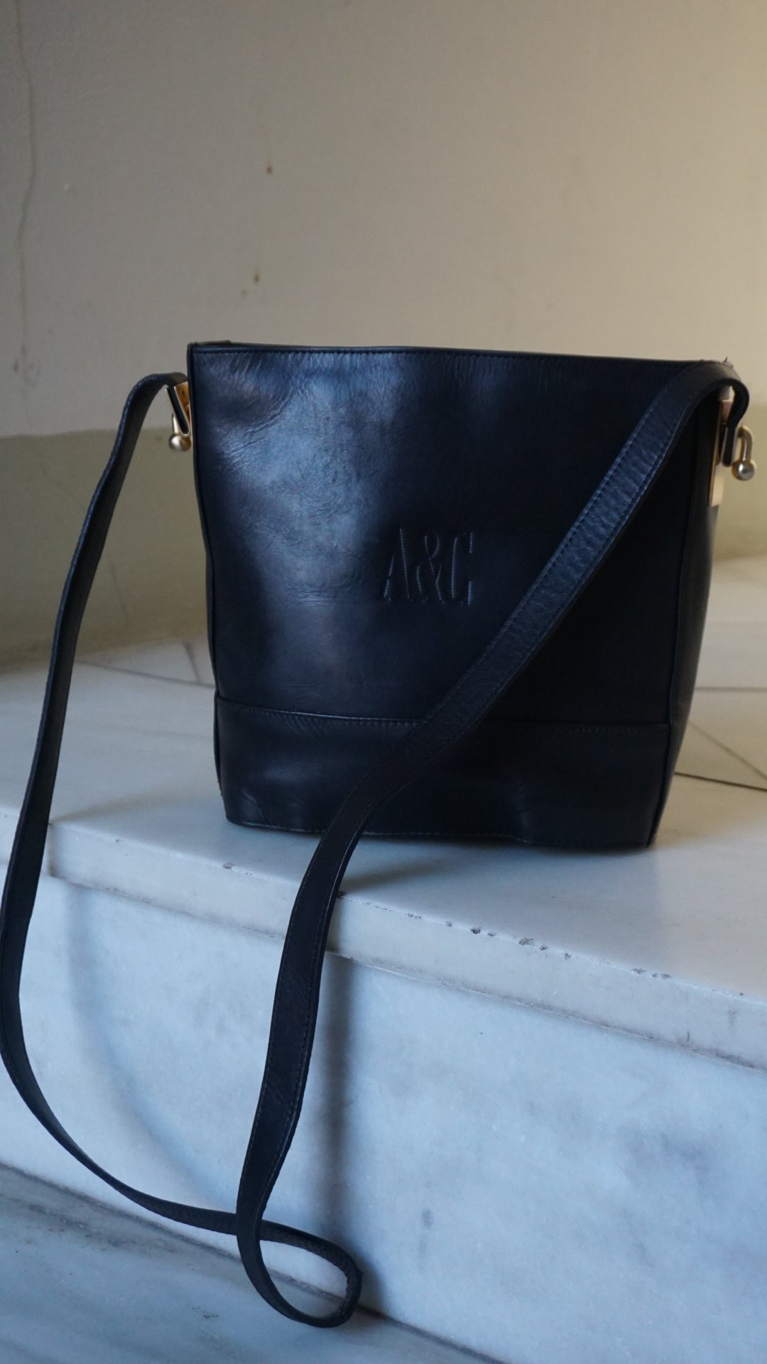 Vintage leather bucket bag