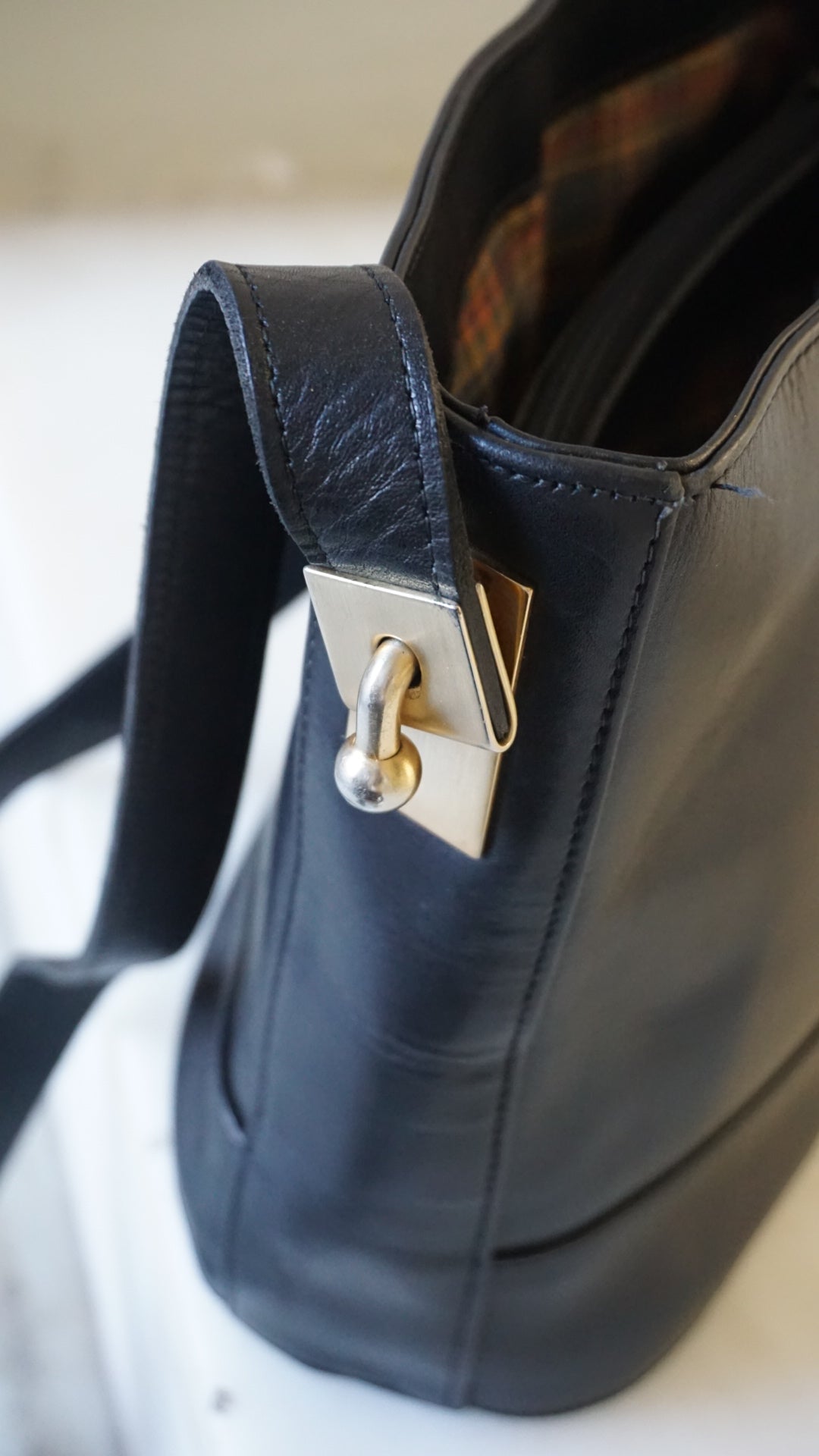 Vintage leather bucket bag